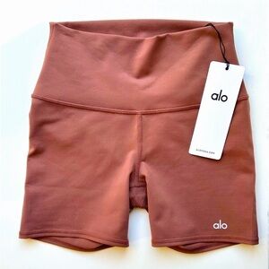 NWT Alo Airbrush High-Waist 5” Biker Short in Chestnut